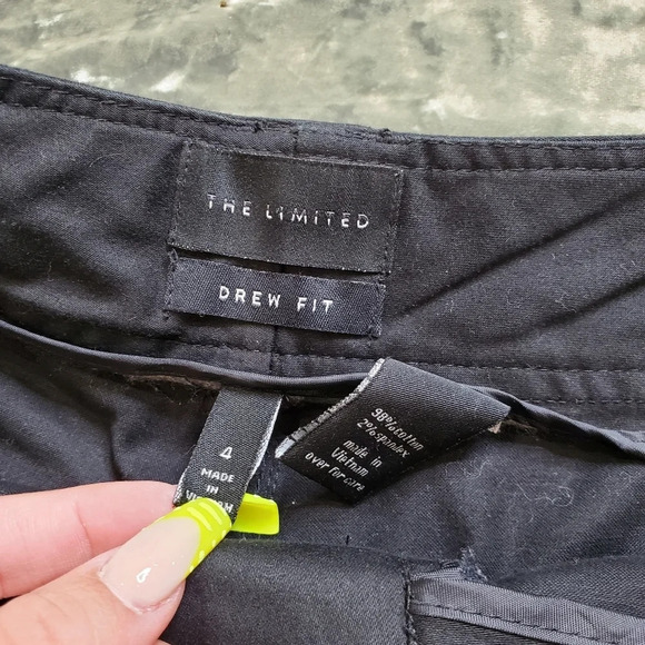 The Limited Drew Fit Black Shorts - Picture 4 of 9